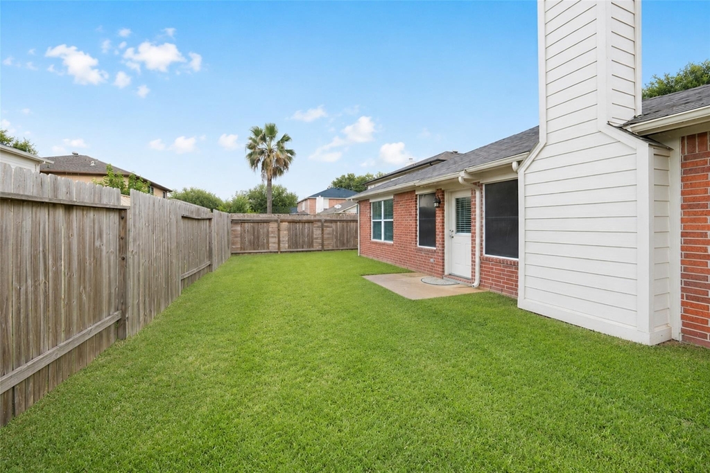 4815 Cliffpoint Court - Photo 26
