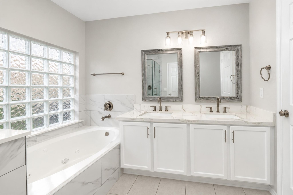 4815 Cliffpoint Court - Photo 15