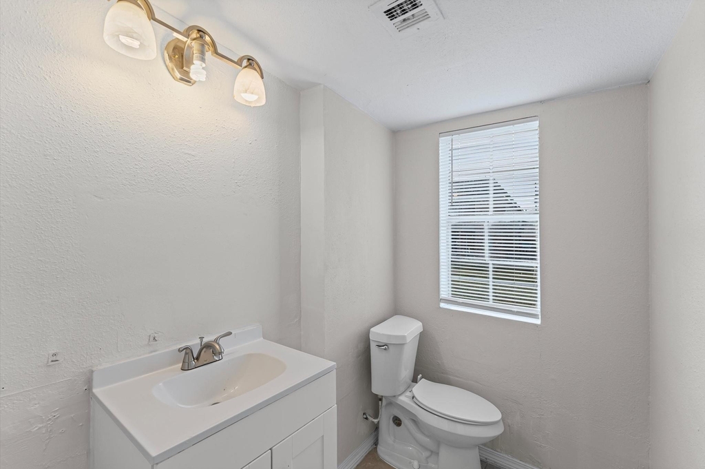12208 Ormandy Street - Photo 9