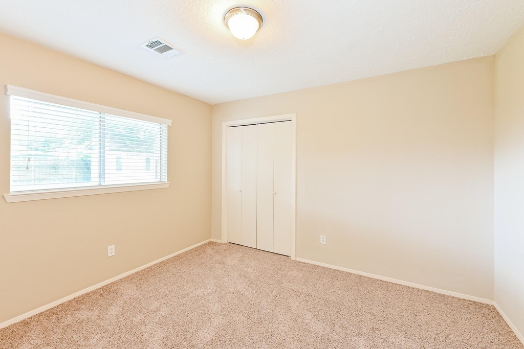 1518 Washington Drive - Photo 8