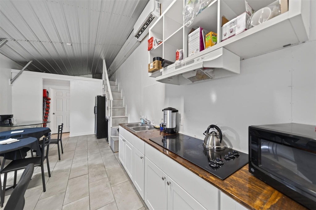 2213 Ellis Drive - Photo 13