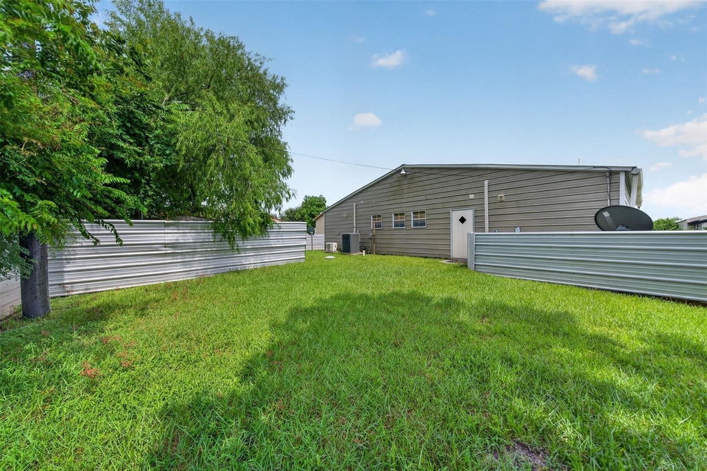 2213 Ellis Drive - Photo 28