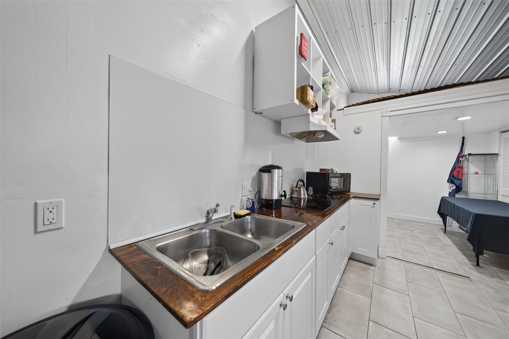 2213 Ellis Drive - Photo 14