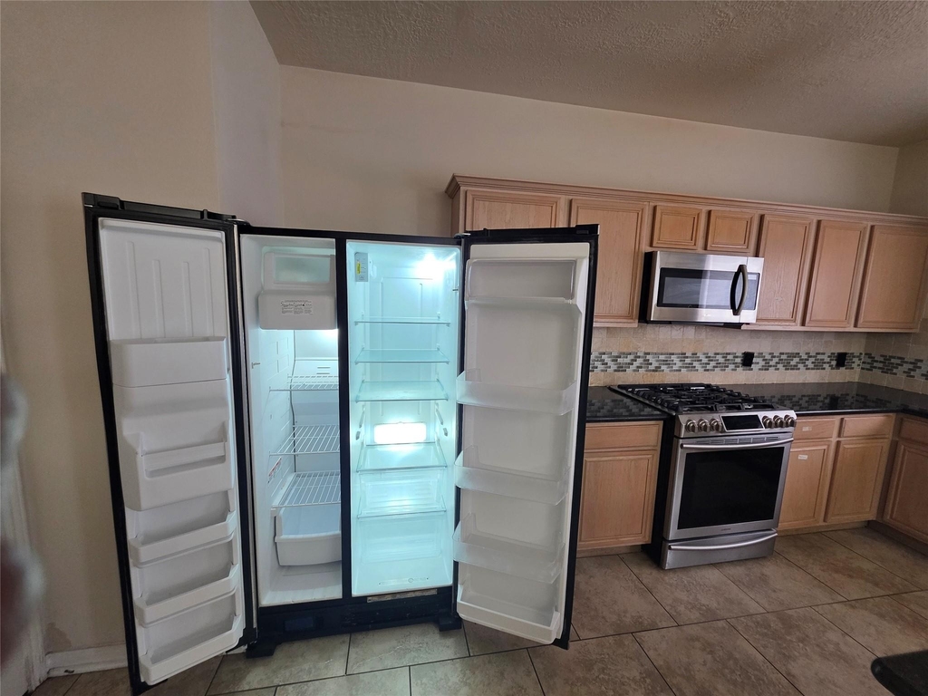 2715 Riverhollow Lane - Photo 18