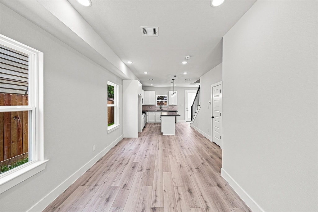 5610 Kittridge Street - Photo 2