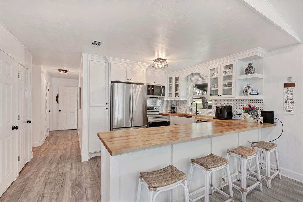 354 Edgewater Way - Photo 8