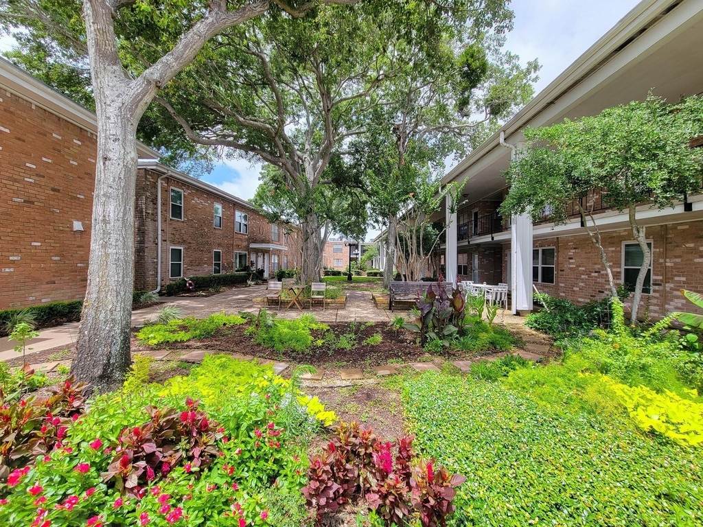 3535 Nasa Rd 1 - Photo 1