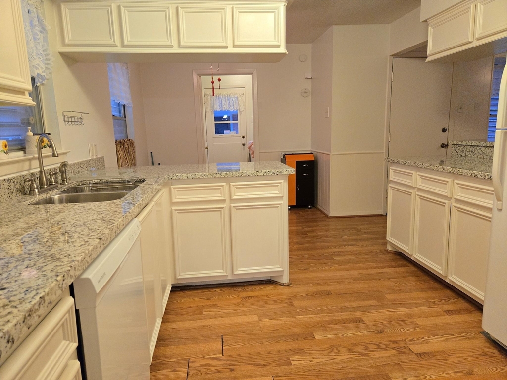 8918 Mobud Drive - Photo 14