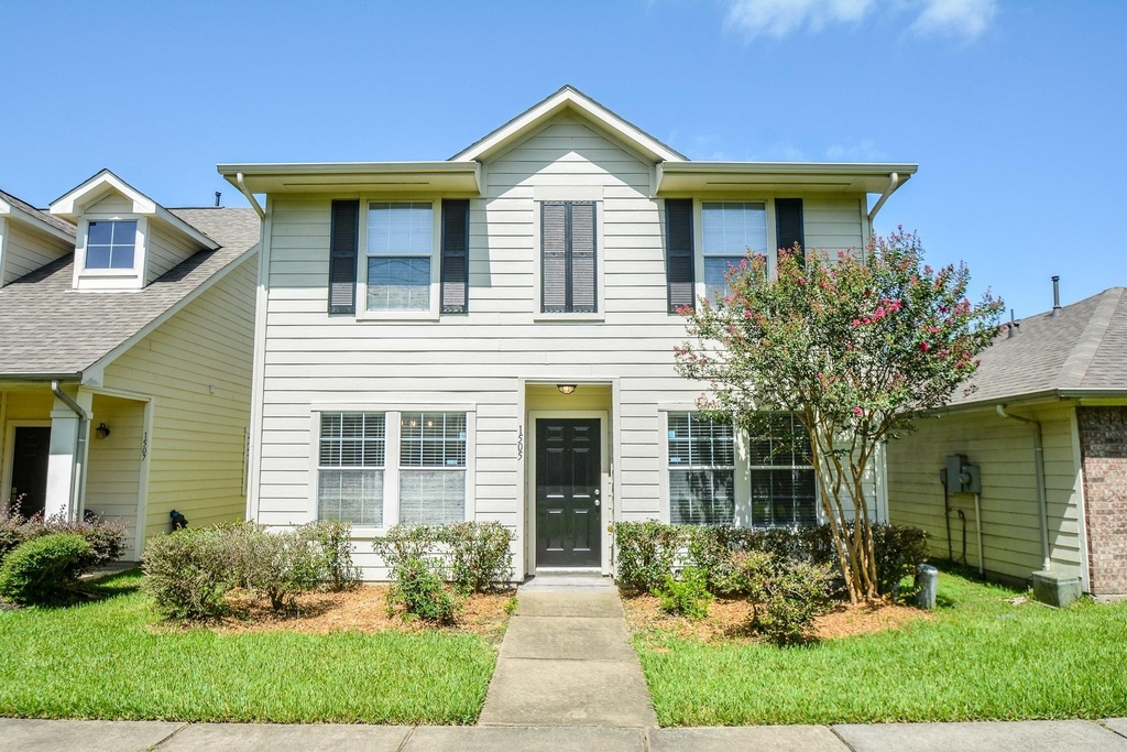 1505 Nichole Woods Drive - Photo 0