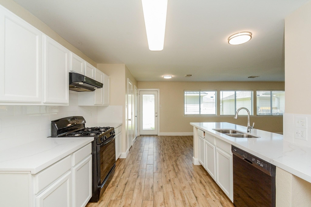 1505 Nichole Woods Drive - Photo 8