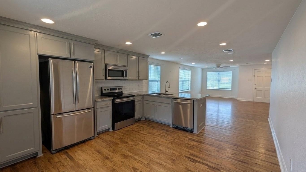 212 Milwaukee Street - Photo 2