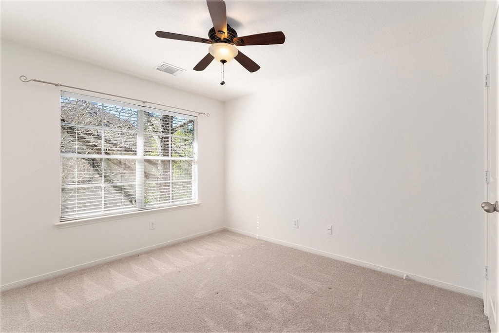 15 Larks Aire Place - Photo 14