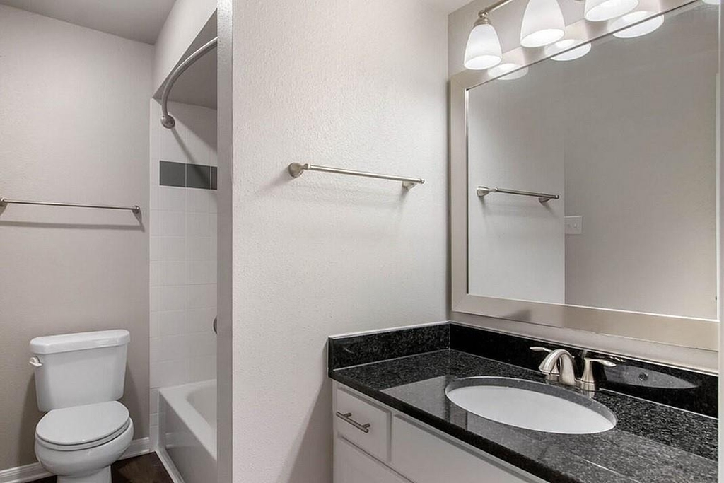 10700 Fuqua Street - Photo 4