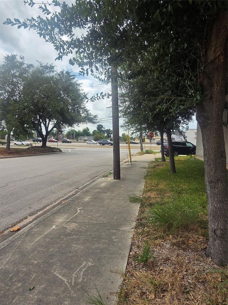 5713 Gulf Freeway - Photo 12