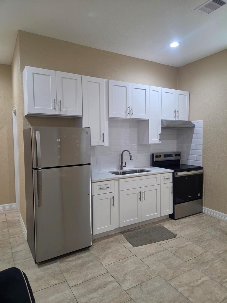 5713 Gulf Freeway - Photo 3