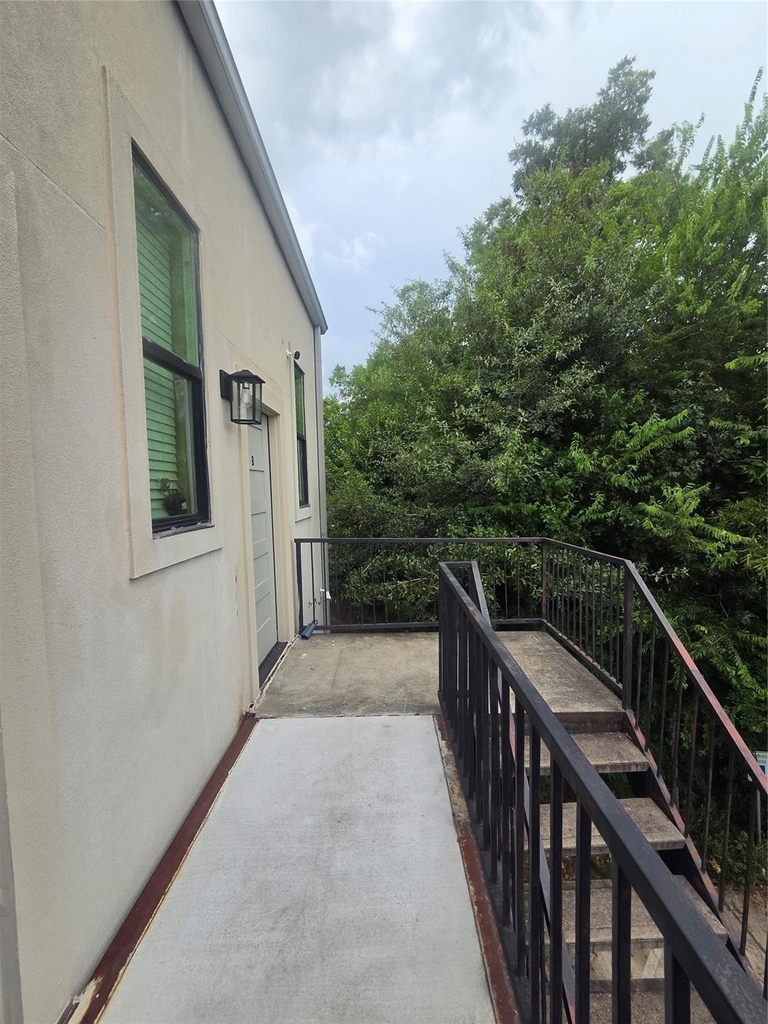 5713 Gulf Freeway - Photo 10