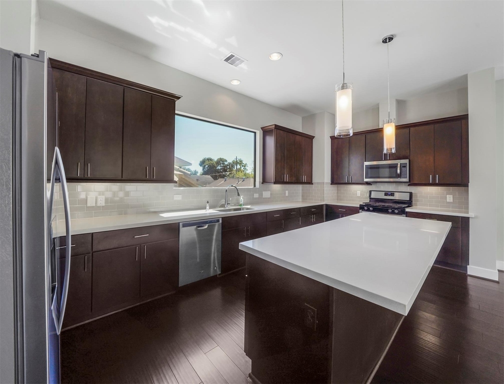 1607 Milby Street - Photo 4