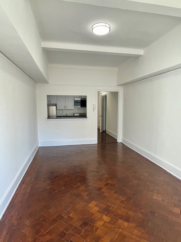 160 W 73rd Street, 7K and 8K - Photo 3