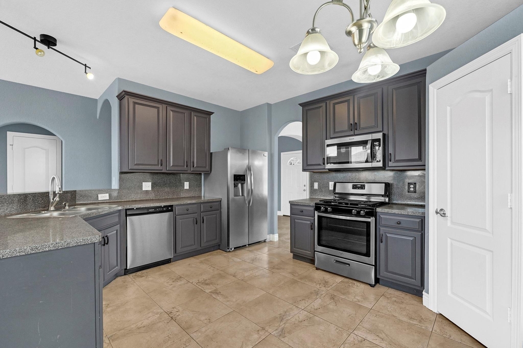 5107 Lost Cove Lane - Photo 7