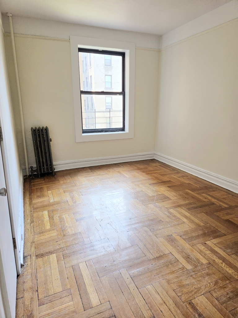 8320 Bay Parkway - Photo 2