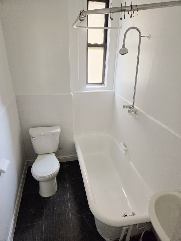 8320 Bay Parkway - Photo 3