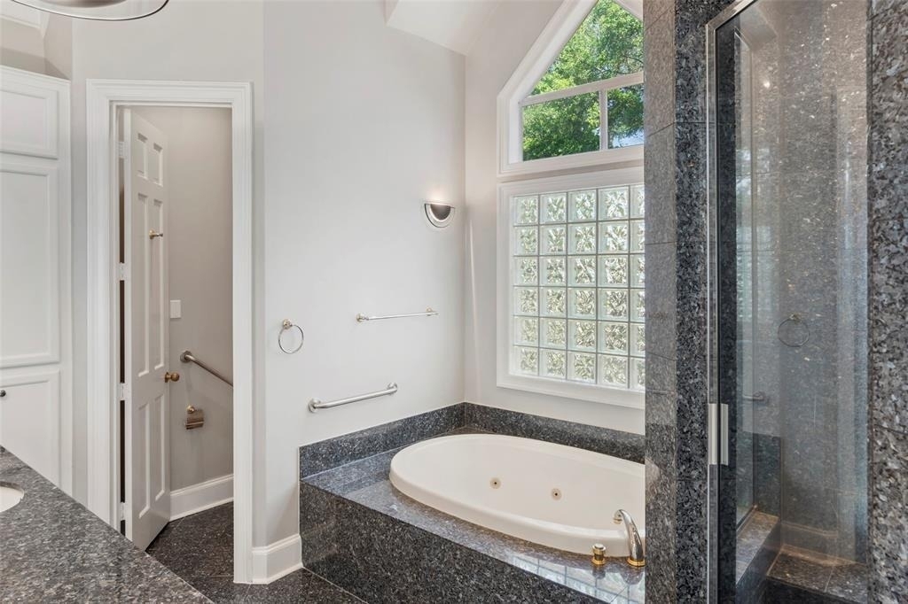 3106 Sackett Street - Photo 15