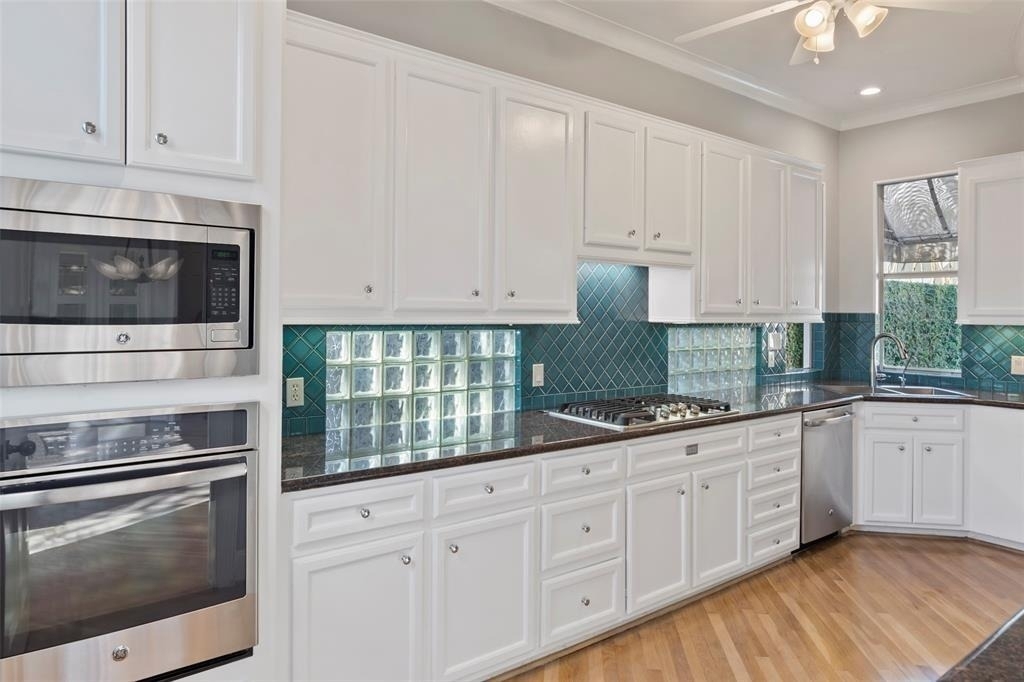 3106 Sackett Street - Photo 5