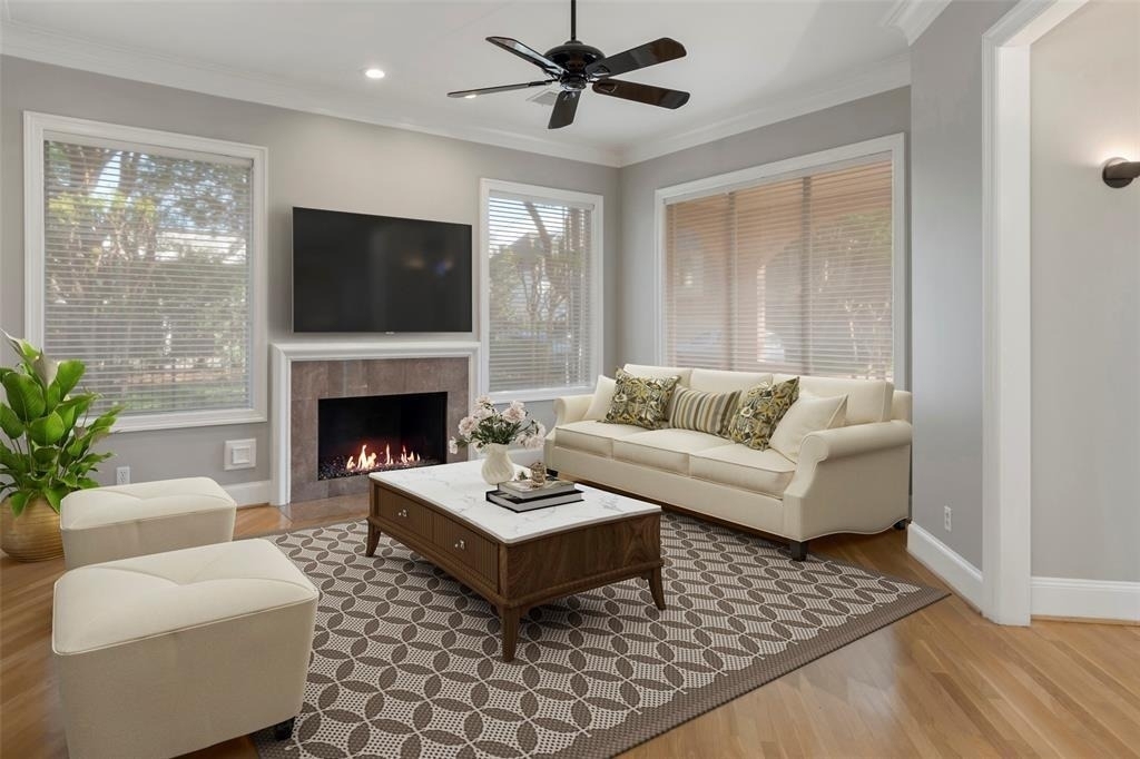 3106 Sackett Street - Photo 3