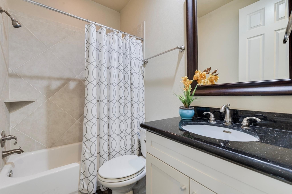 1716 Edwards Street - Photo 8
