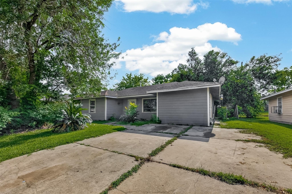 10506 Buffum Street - Photo 1
