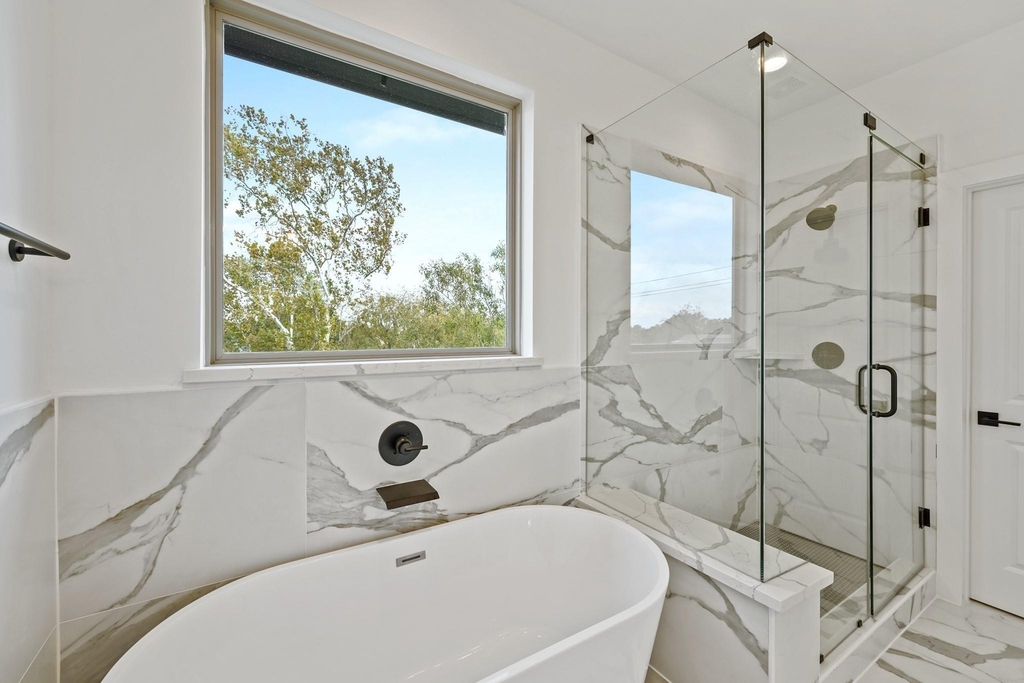 1108 Brooks Street - Photo 15