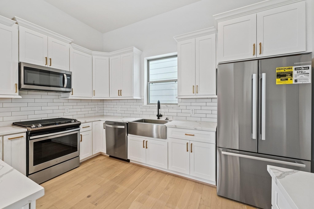 1108 Brooks Street - Photo 10