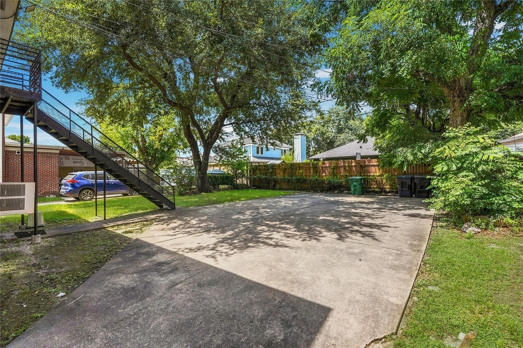 4201 Woodleigh Street - Photo 1