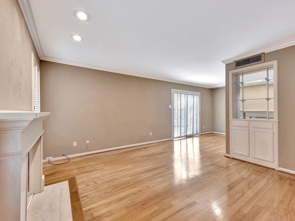 1601 S Shepherd Drive - Photo 5