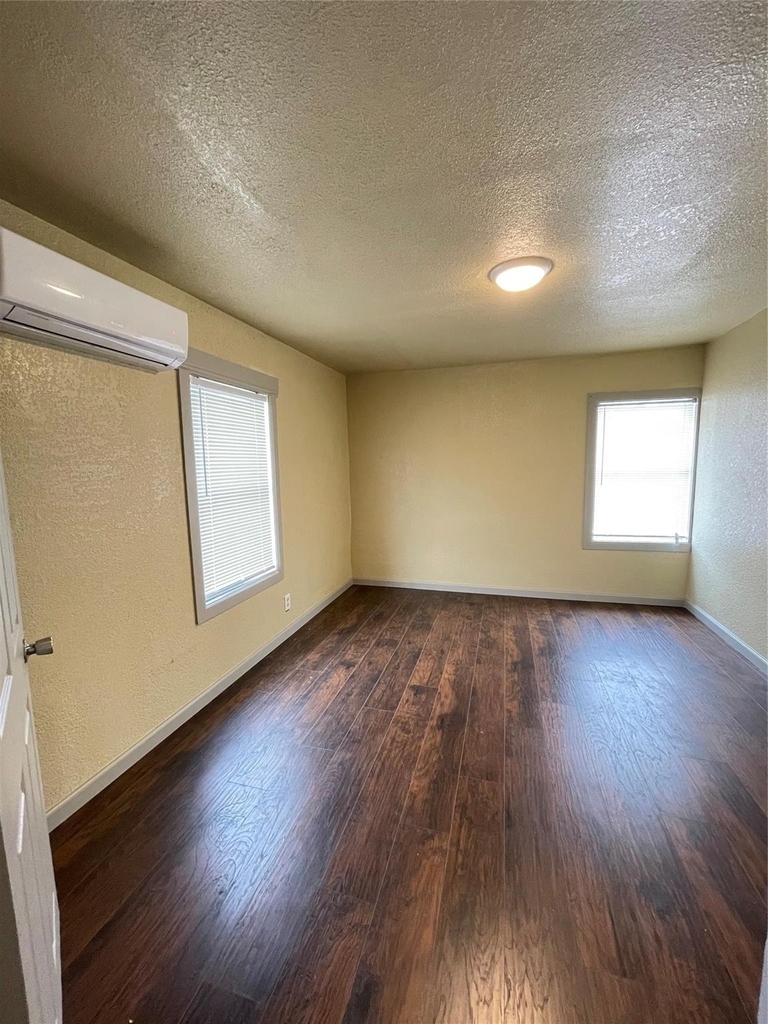 609 N Avenue D - Photo 8