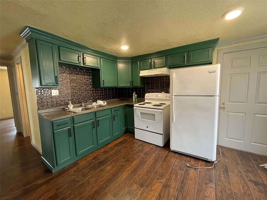 609 N Avenue D - Photo 4