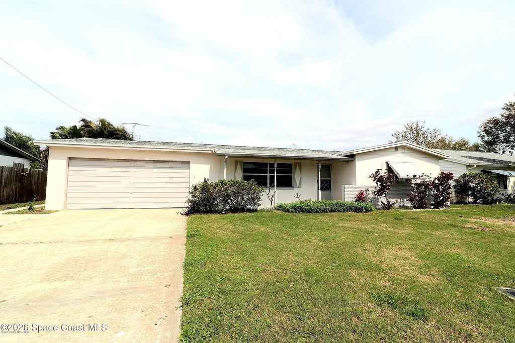 280 Hickory Avenue - Photo 0