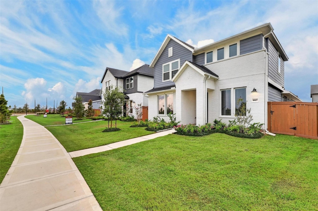 6427 Prospect Oaks Parkway - Photo 2