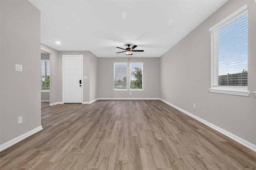 6427 Prospect Oaks Parkway - Photo 5