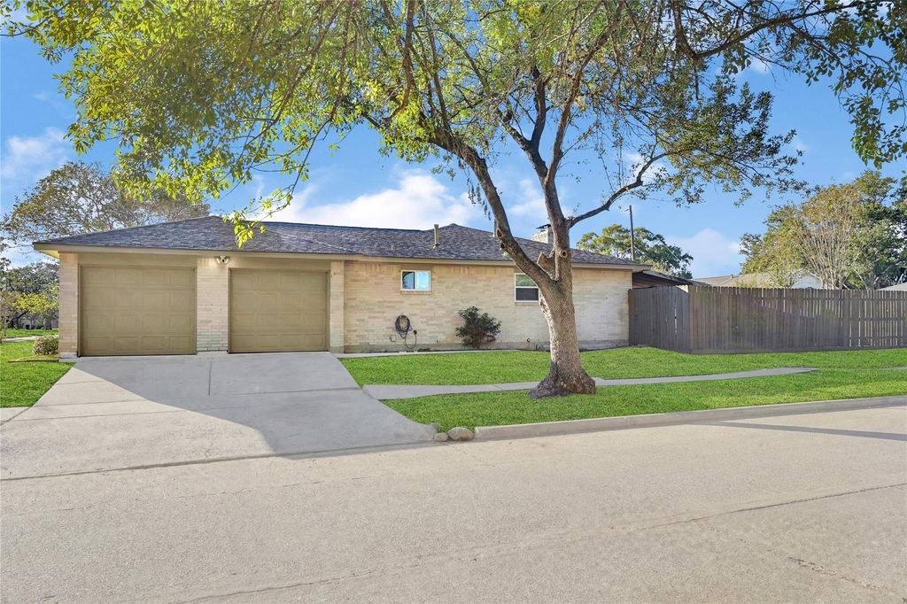 8802 Tanager Street - Photo 3