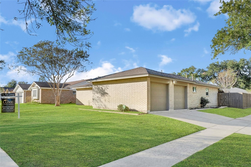 8802 Tanager Street - Photo 2