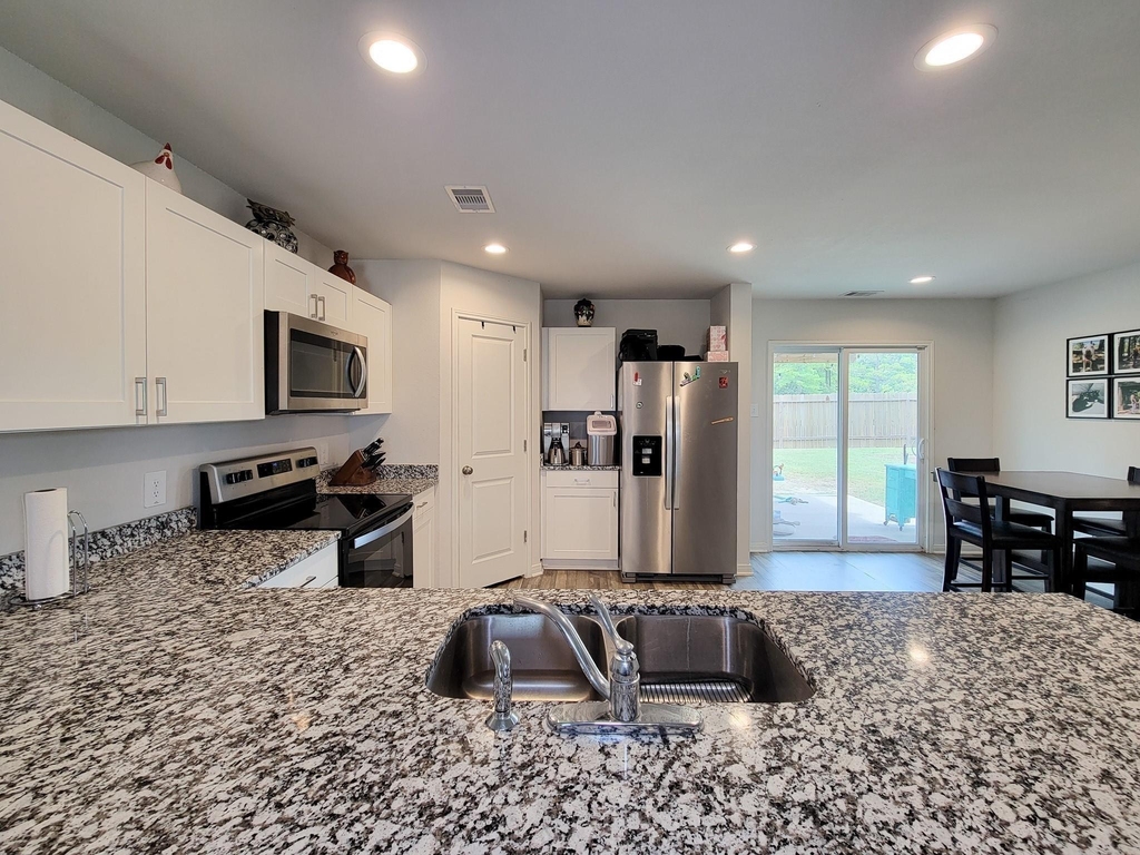 111 Avalon Drive - Photo 8