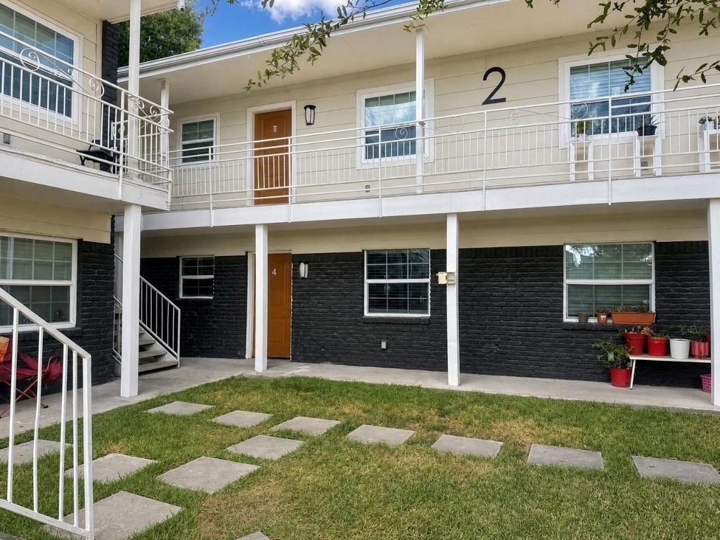 1824 Thonig Road - Photo 2
