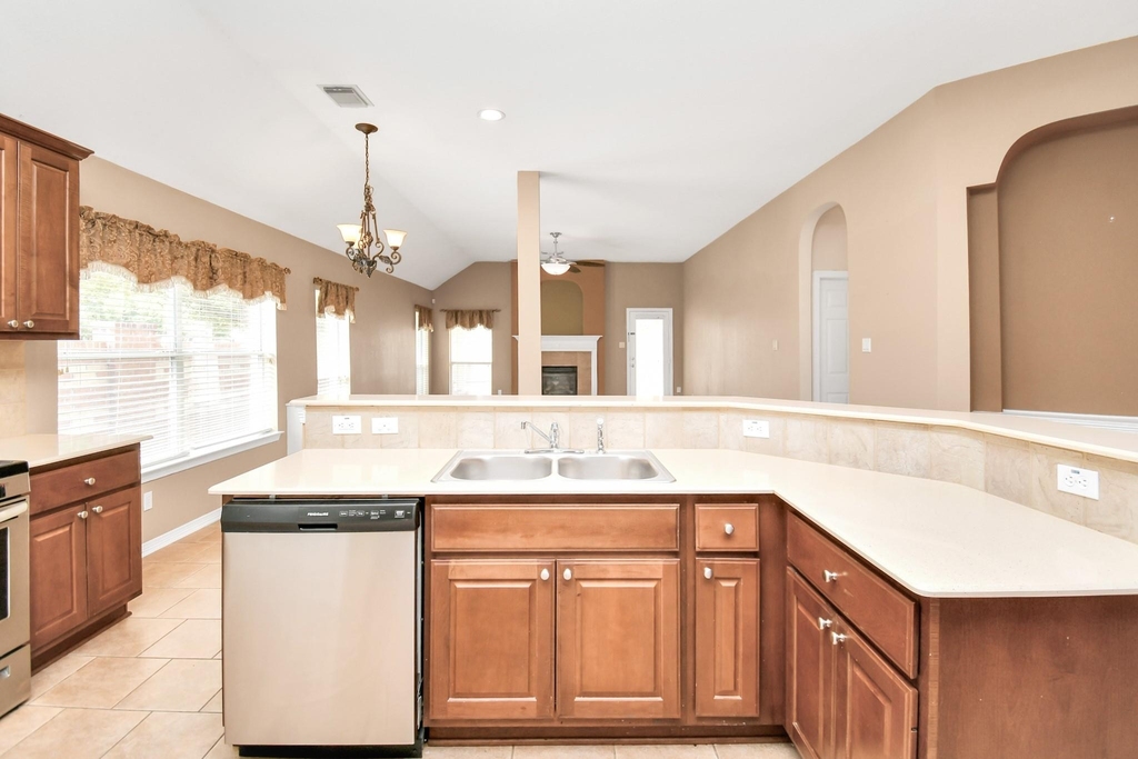 7303 Slippery Elm Lane - Photo 8
