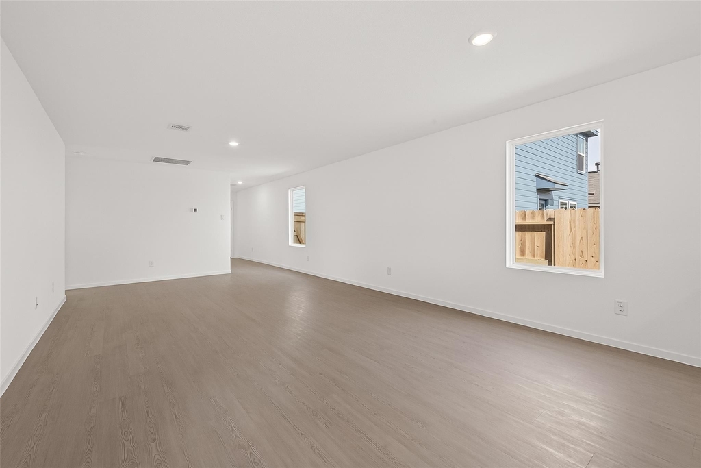 7602 Barcelona Springs - Photo 6