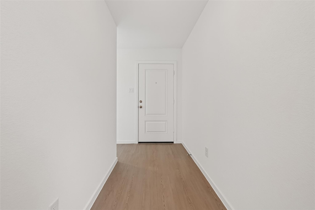 7602 Barcelona Springs - Photo 3
