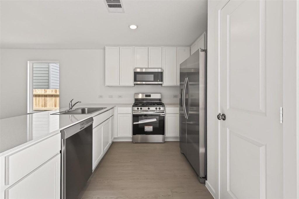 7602 Barcelona Springs - Photo 9