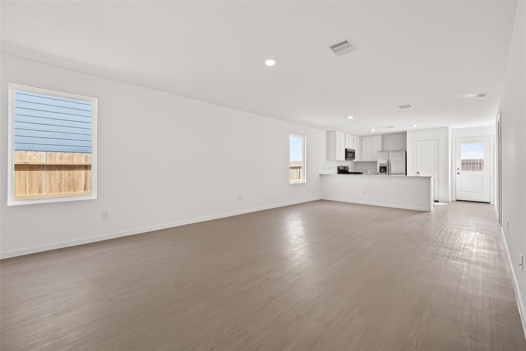 7602 Barcelona Springs - Photo 5
