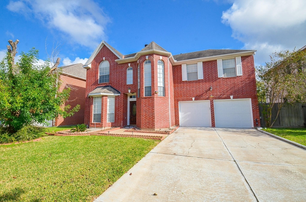4802 Sunshine Drive - Photo 1