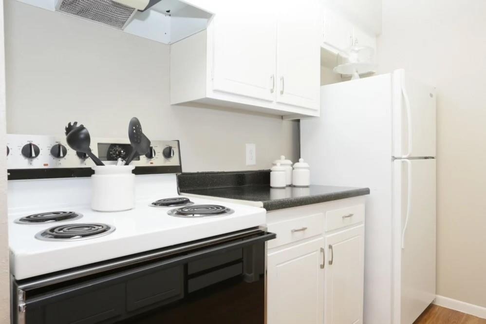 2338 West 18th Street - Photo 2